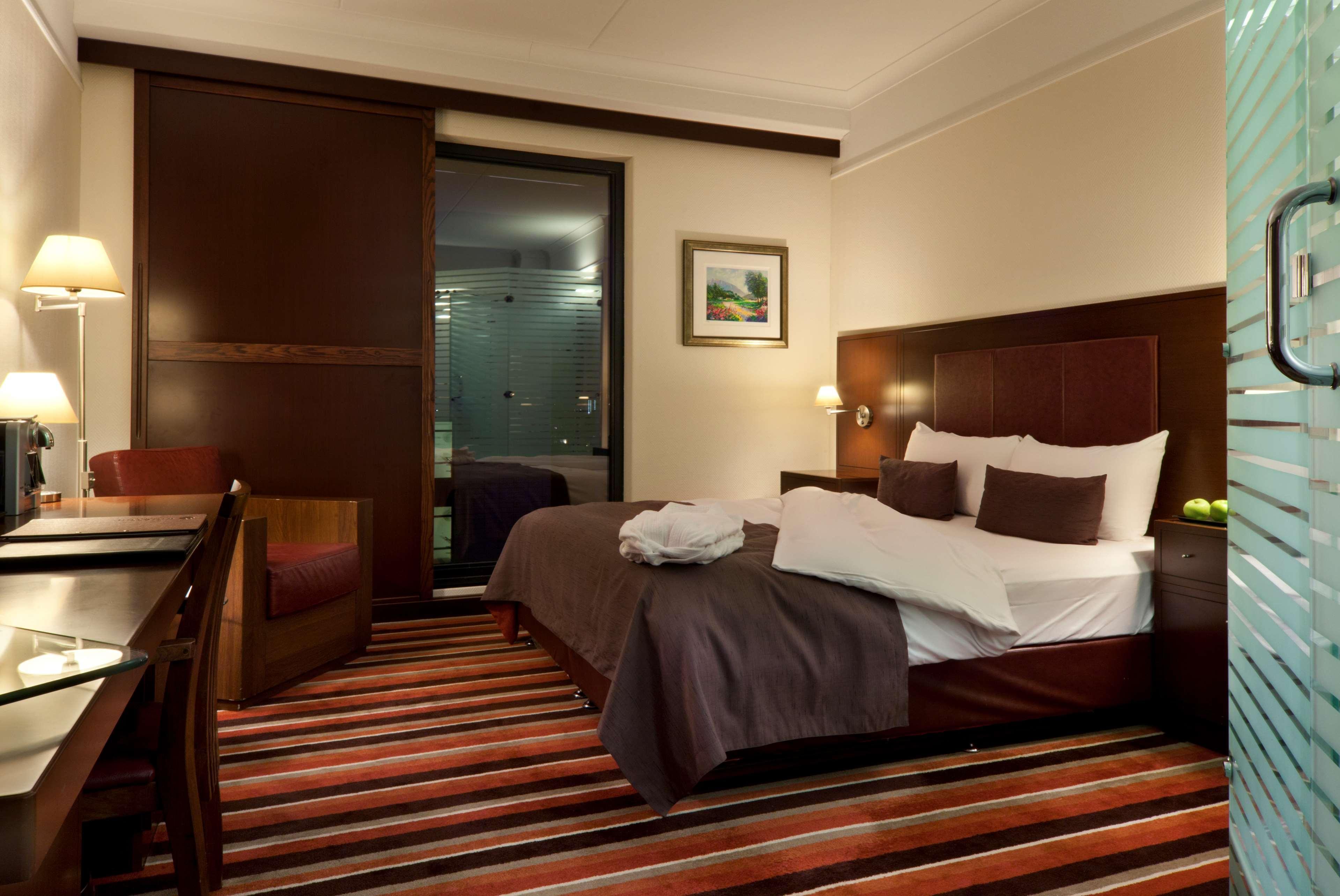 Western La Corniche 4*